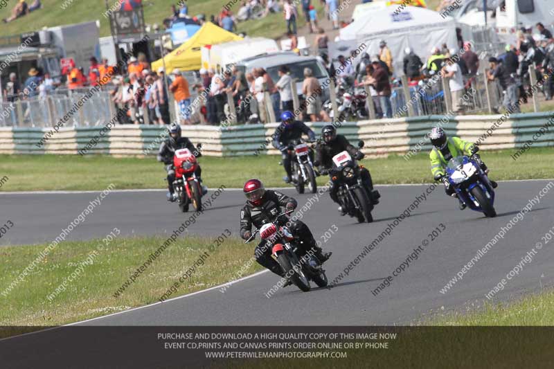 Vintage motorcycle club;eventdigitalimages;mallory park;mallory park trackday photographs;no limits trackdays;peter wileman photography;trackday digital images;trackday photos;vmcc festival 1000 bikes photographs