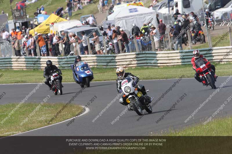 Vintage motorcycle club;eventdigitalimages;mallory park;mallory park trackday photographs;no limits trackdays;peter wileman photography;trackday digital images;trackday photos;vmcc festival 1000 bikes photographs