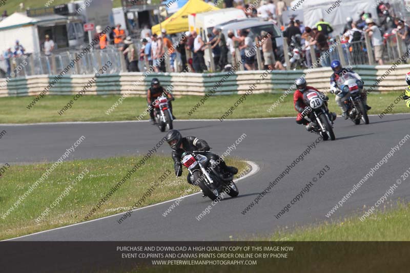 Vintage motorcycle club;eventdigitalimages;mallory park;mallory park trackday photographs;no limits trackdays;peter wileman photography;trackday digital images;trackday photos;vmcc festival 1000 bikes photographs