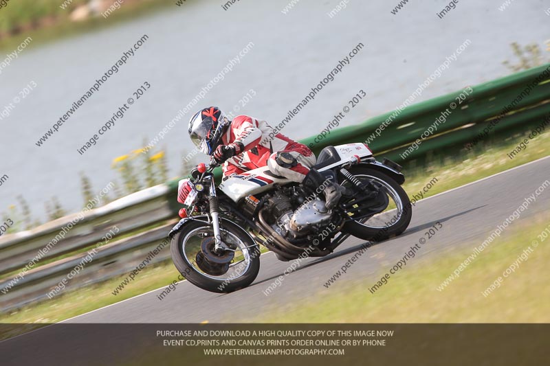 Vintage motorcycle club;eventdigitalimages;mallory park;mallory park trackday photographs;no limits trackdays;peter wileman photography;trackday digital images;trackday photos;vmcc festival 1000 bikes photographs