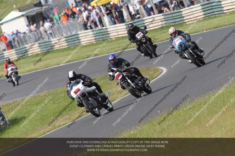 Vintage motorcycle club;eventdigitalimages;mallory park;mallory park trackday photographs;no limits trackdays;peter wileman photography;trackday digital images;trackday photos;vmcc festival 1000 bikes photographs