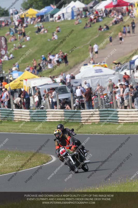 Vintage motorcycle club;eventdigitalimages;mallory park;mallory park trackday photographs;no limits trackdays;peter wileman photography;trackday digital images;trackday photos;vmcc festival 1000 bikes photographs