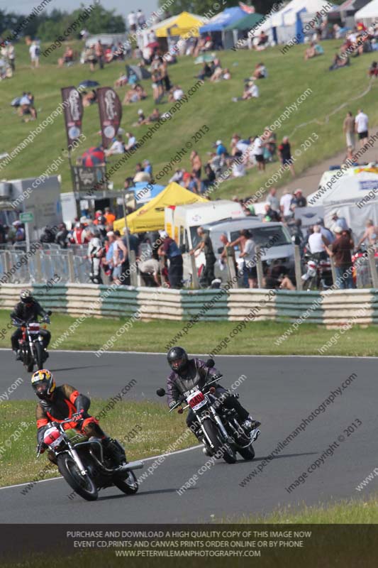 Vintage motorcycle club;eventdigitalimages;mallory park;mallory park trackday photographs;no limits trackdays;peter wileman photography;trackday digital images;trackday photos;vmcc festival 1000 bikes photographs