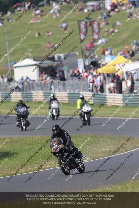 Vintage motorcycle club;eventdigitalimages;mallory park;mallory park trackday photographs;no limits trackdays;peter wileman photography;trackday digital images;trackday photos;vmcc festival 1000 bikes photographs