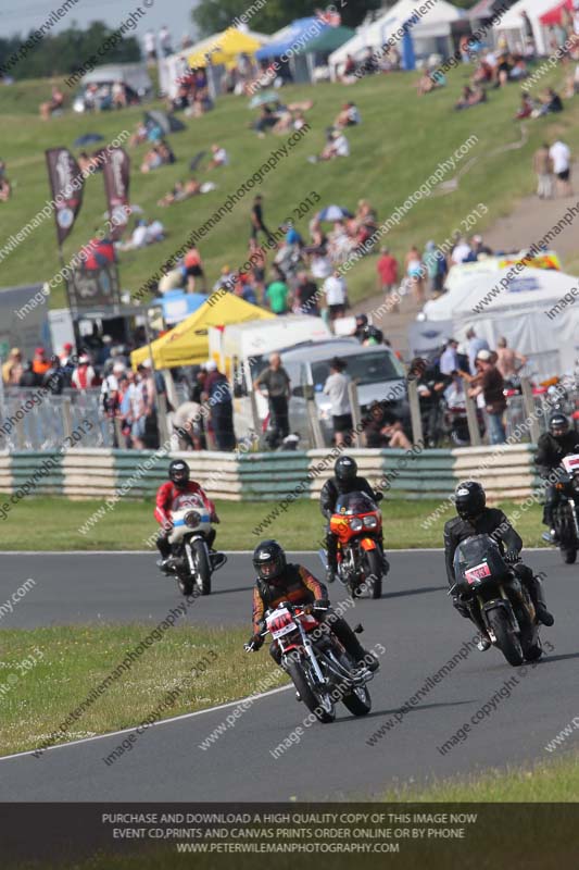 Vintage motorcycle club;eventdigitalimages;mallory park;mallory park trackday photographs;no limits trackdays;peter wileman photography;trackday digital images;trackday photos;vmcc festival 1000 bikes photographs