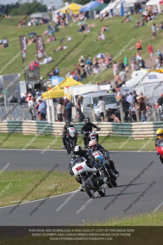 Vintage motorcycle club;eventdigitalimages;mallory park;mallory park trackday photographs;no limits trackdays;peter wileman photography;trackday digital images;trackday photos;vmcc festival 1000 bikes photographs