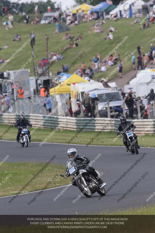 Vintage motorcycle club;eventdigitalimages;mallory park;mallory park trackday photographs;no limits trackdays;peter wileman photography;trackday digital images;trackday photos;vmcc festival 1000 bikes photographs