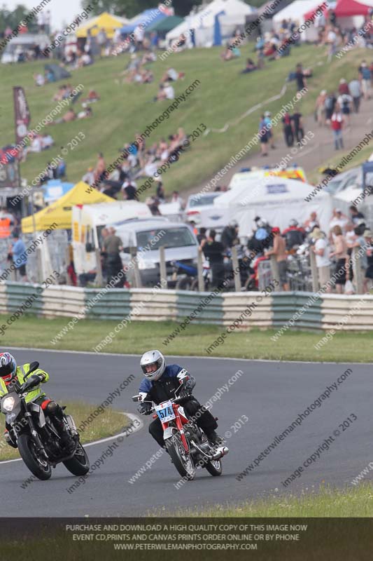 Vintage motorcycle club;eventdigitalimages;mallory park;mallory park trackday photographs;no limits trackdays;peter wileman photography;trackday digital images;trackday photos;vmcc festival 1000 bikes photographs