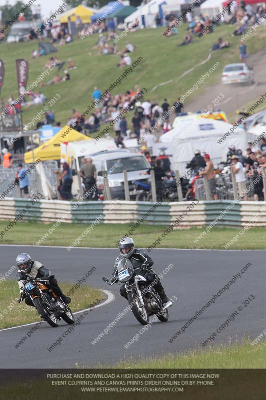 Vintage motorcycle club;eventdigitalimages;mallory park;mallory park trackday photographs;no limits trackdays;peter wileman photography;trackday digital images;trackday photos;vmcc festival 1000 bikes photographs