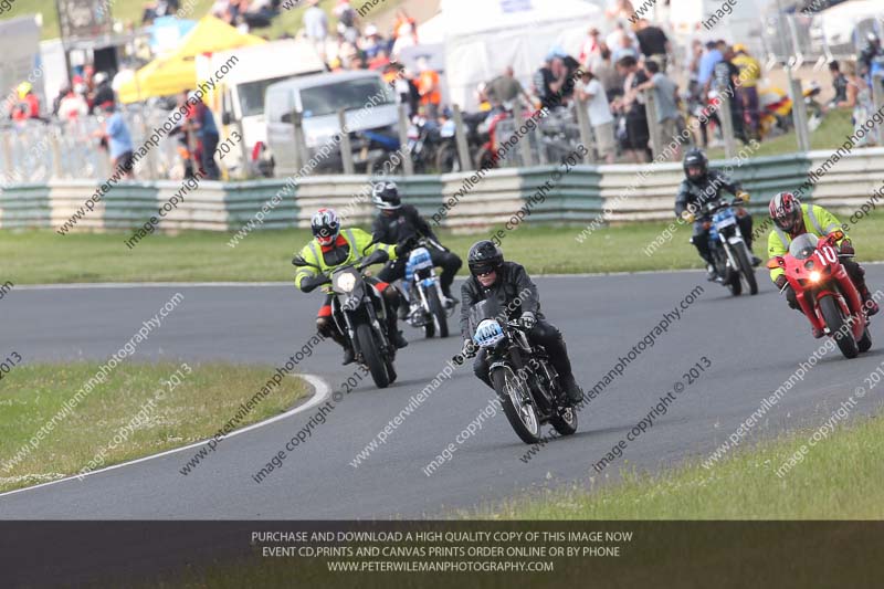 Vintage motorcycle club;eventdigitalimages;mallory park;mallory park trackday photographs;no limits trackdays;peter wileman photography;trackday digital images;trackday photos;vmcc festival 1000 bikes photographs