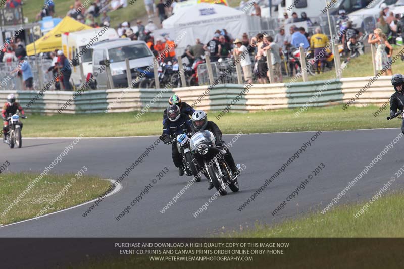 Vintage motorcycle club;eventdigitalimages;mallory park;mallory park trackday photographs;no limits trackdays;peter wileman photography;trackday digital images;trackday photos;vmcc festival 1000 bikes photographs