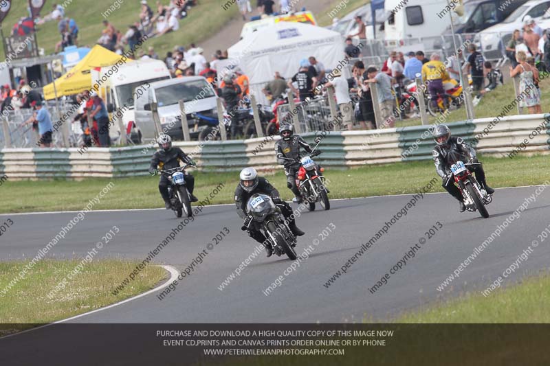 Vintage motorcycle club;eventdigitalimages;mallory park;mallory park trackday photographs;no limits trackdays;peter wileman photography;trackday digital images;trackday photos;vmcc festival 1000 bikes photographs