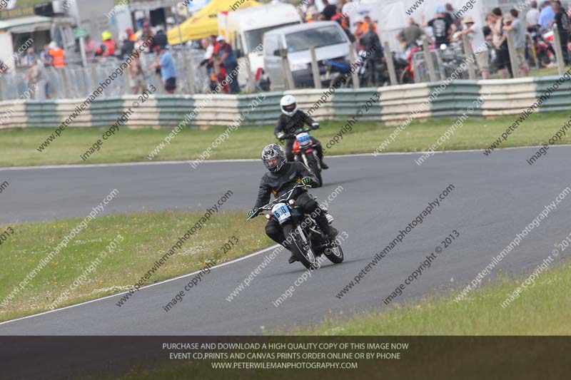 Vintage motorcycle club;eventdigitalimages;mallory park;mallory park trackday photographs;no limits trackdays;peter wileman photography;trackday digital images;trackday photos;vmcc festival 1000 bikes photographs