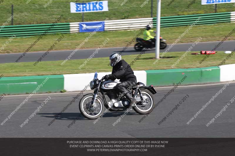 Vintage motorcycle club;eventdigitalimages;mallory park;mallory park trackday photographs;no limits trackdays;peter wileman photography;trackday digital images;trackday photos;vmcc festival 1000 bikes photographs