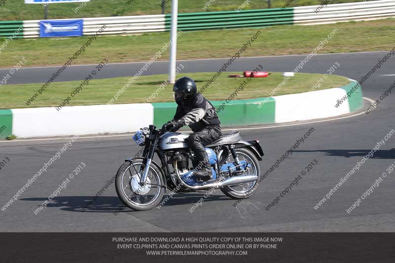 Vintage motorcycle club;eventdigitalimages;mallory park;mallory park trackday photographs;no limits trackdays;peter wileman photography;trackday digital images;trackday photos;vmcc festival 1000 bikes photographs