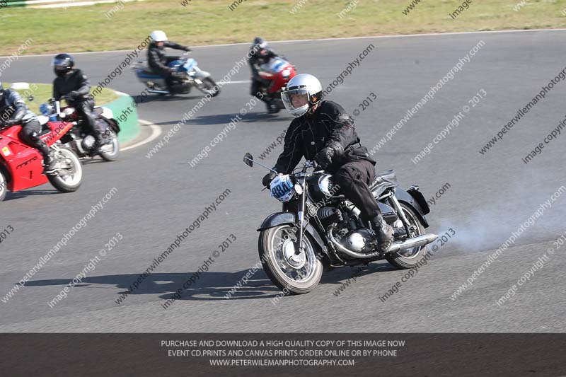 Vintage motorcycle club;eventdigitalimages;mallory park;mallory park trackday photographs;no limits trackdays;peter wileman photography;trackday digital images;trackday photos;vmcc festival 1000 bikes photographs