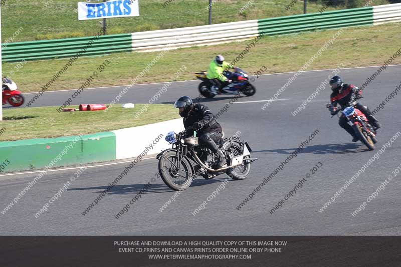 Vintage motorcycle club;eventdigitalimages;mallory park;mallory park trackday photographs;no limits trackdays;peter wileman photography;trackday digital images;trackday photos;vmcc festival 1000 bikes photographs