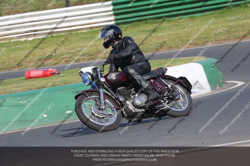 Vintage motorcycle club;eventdigitalimages;mallory park;mallory park trackday photographs;no limits trackdays;peter wileman photography;trackday digital images;trackday photos;vmcc festival 1000 bikes photographs