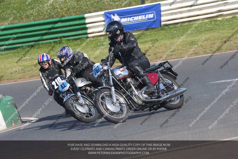 Vintage motorcycle club;eventdigitalimages;mallory park;mallory park trackday photographs;no limits trackdays;peter wileman photography;trackday digital images;trackday photos;vmcc festival 1000 bikes photographs