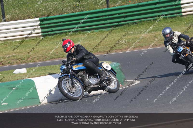 Vintage motorcycle club;eventdigitalimages;mallory park;mallory park trackday photographs;no limits trackdays;peter wileman photography;trackday digital images;trackday photos;vmcc festival 1000 bikes photographs