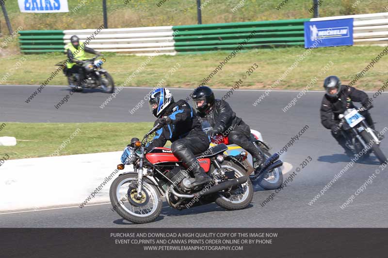 Vintage motorcycle club;eventdigitalimages;mallory park;mallory park trackday photographs;no limits trackdays;peter wileman photography;trackday digital images;trackday photos;vmcc festival 1000 bikes photographs