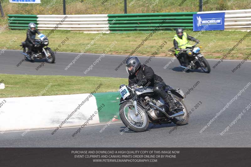 Vintage motorcycle club;eventdigitalimages;mallory park;mallory park trackday photographs;no limits trackdays;peter wileman photography;trackday digital images;trackday photos;vmcc festival 1000 bikes photographs