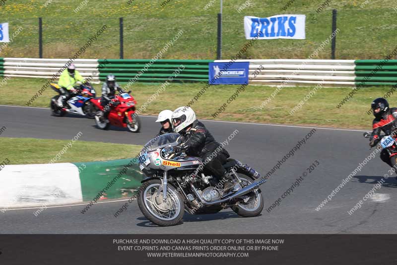 Vintage motorcycle club;eventdigitalimages;mallory park;mallory park trackday photographs;no limits trackdays;peter wileman photography;trackday digital images;trackday photos;vmcc festival 1000 bikes photographs