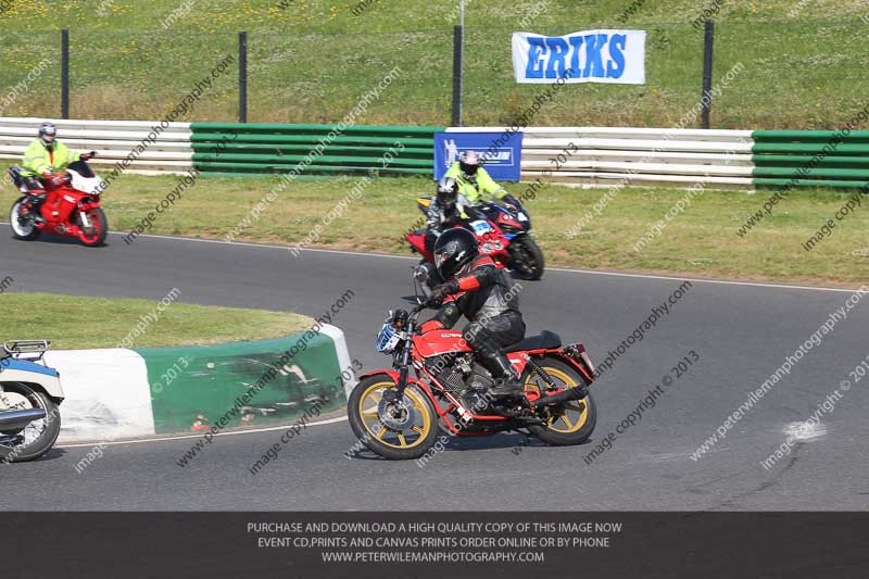 Vintage motorcycle club;eventdigitalimages;mallory park;mallory park trackday photographs;no limits trackdays;peter wileman photography;trackday digital images;trackday photos;vmcc festival 1000 bikes photographs