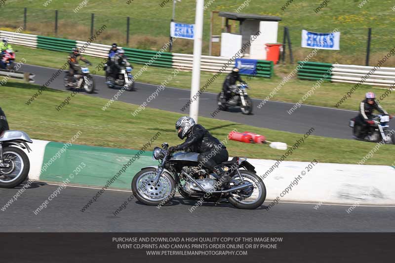 Vintage motorcycle club;eventdigitalimages;mallory park;mallory park trackday photographs;no limits trackdays;peter wileman photography;trackday digital images;trackday photos;vmcc festival 1000 bikes photographs