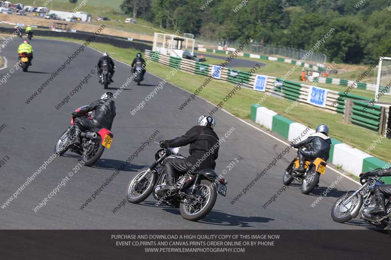 Vintage motorcycle club;eventdigitalimages;mallory park;mallory park trackday photographs;no limits trackdays;peter wileman photography;trackday digital images;trackday photos;vmcc festival 1000 bikes photographs