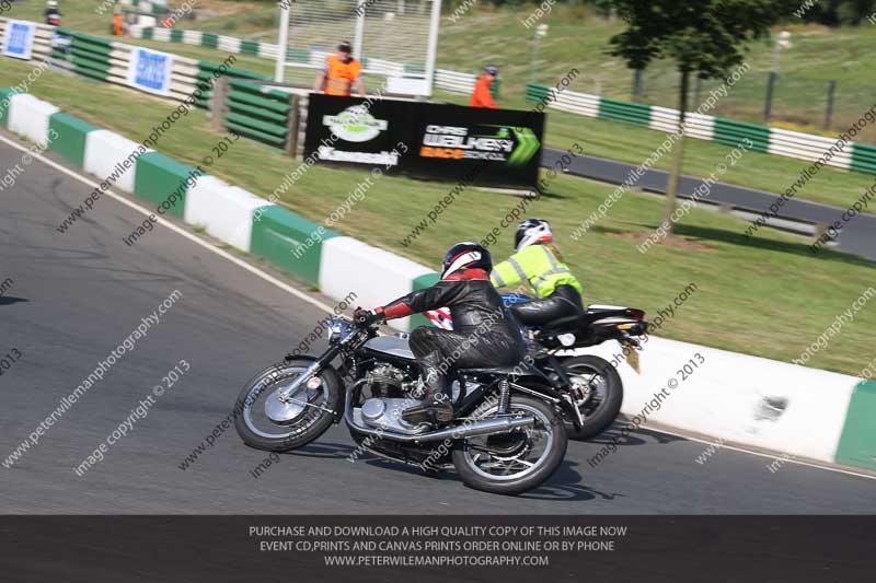 Vintage motorcycle club;eventdigitalimages;mallory park;mallory park trackday photographs;no limits trackdays;peter wileman photography;trackday digital images;trackday photos;vmcc festival 1000 bikes photographs