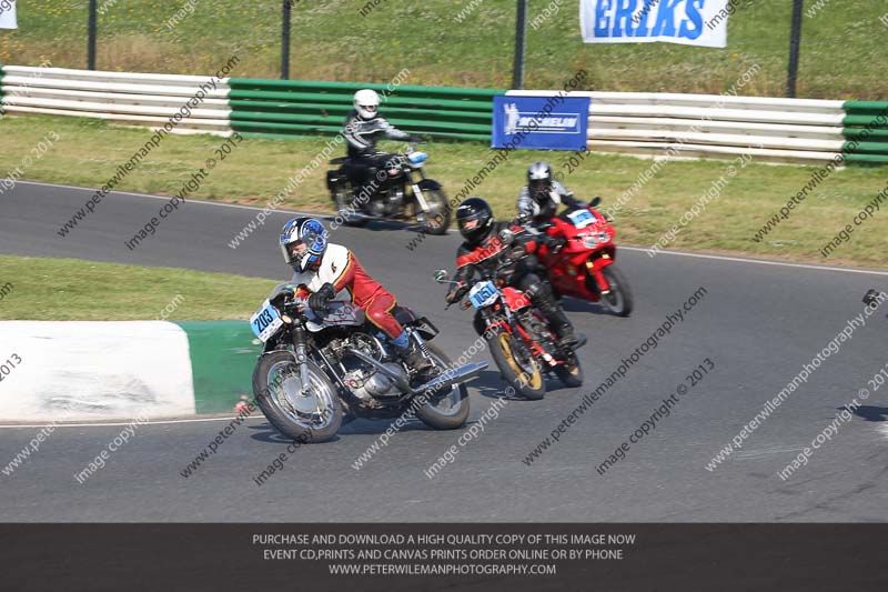 Vintage motorcycle club;eventdigitalimages;mallory park;mallory park trackday photographs;no limits trackdays;peter wileman photography;trackday digital images;trackday photos;vmcc festival 1000 bikes photographs