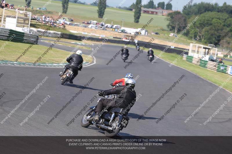 Vintage motorcycle club;eventdigitalimages;mallory park;mallory park trackday photographs;no limits trackdays;peter wileman photography;trackday digital images;trackday photos;vmcc festival 1000 bikes photographs