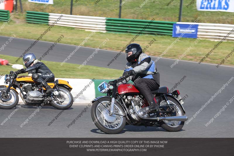 Vintage motorcycle club;eventdigitalimages;mallory park;mallory park trackday photographs;no limits trackdays;peter wileman photography;trackday digital images;trackday photos;vmcc festival 1000 bikes photographs