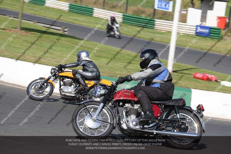 Vintage motorcycle club;eventdigitalimages;mallory park;mallory park trackday photographs;no limits trackdays;peter wileman photography;trackday digital images;trackday photos;vmcc festival 1000 bikes photographs