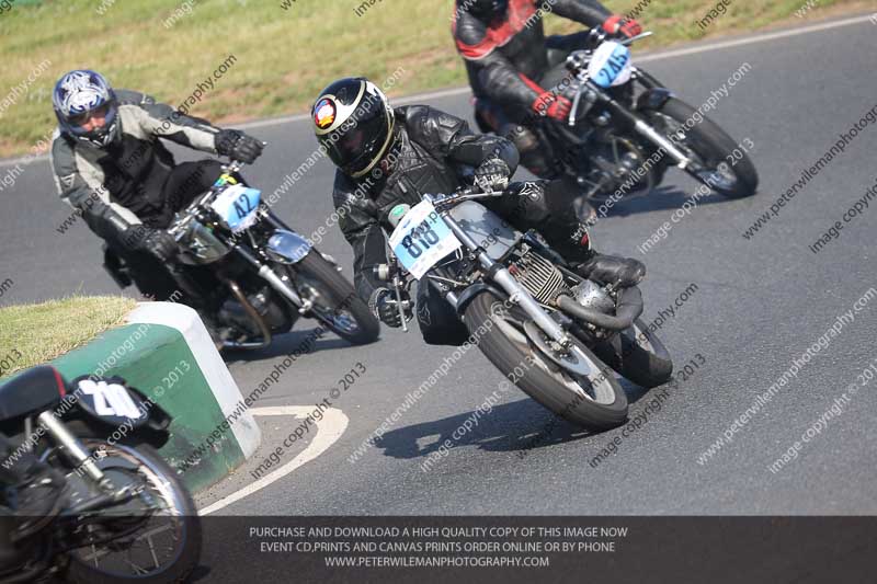 Vintage motorcycle club;eventdigitalimages;mallory park;mallory park trackday photographs;no limits trackdays;peter wileman photography;trackday digital images;trackday photos;vmcc festival 1000 bikes photographs