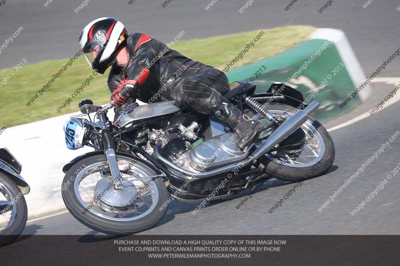 Vintage motorcycle club;eventdigitalimages;mallory park;mallory park trackday photographs;no limits trackdays;peter wileman photography;trackday digital images;trackday photos;vmcc festival 1000 bikes photographs