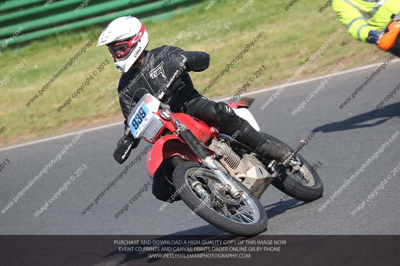 Vintage motorcycle club;eventdigitalimages;mallory park;mallory park trackday photographs;no limits trackdays;peter wileman photography;trackday digital images;trackday photos;vmcc festival 1000 bikes photographs