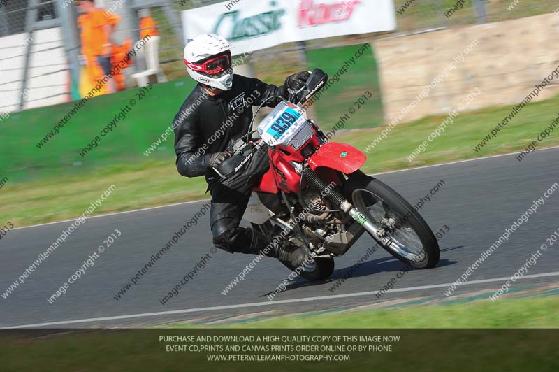 Vintage motorcycle club;eventdigitalimages;mallory park;mallory park trackday photographs;no limits trackdays;peter wileman photography;trackday digital images;trackday photos;vmcc festival 1000 bikes photographs