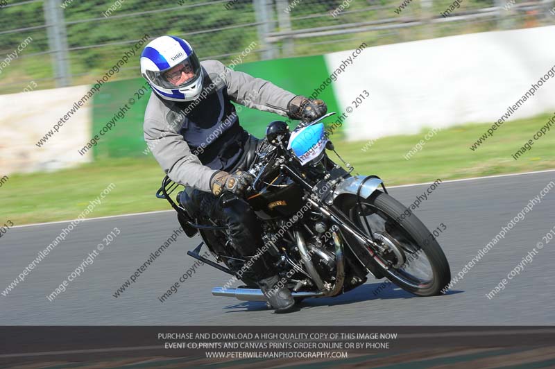 Vintage motorcycle club;eventdigitalimages;mallory park;mallory park trackday photographs;no limits trackdays;peter wileman photography;trackday digital images;trackday photos;vmcc festival 1000 bikes photographs