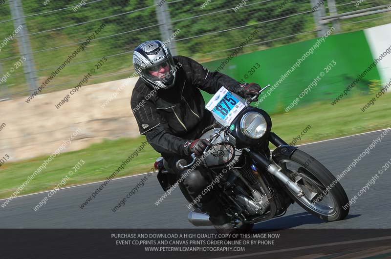 Vintage motorcycle club;eventdigitalimages;mallory park;mallory park trackday photographs;no limits trackdays;peter wileman photography;trackday digital images;trackday photos;vmcc festival 1000 bikes photographs