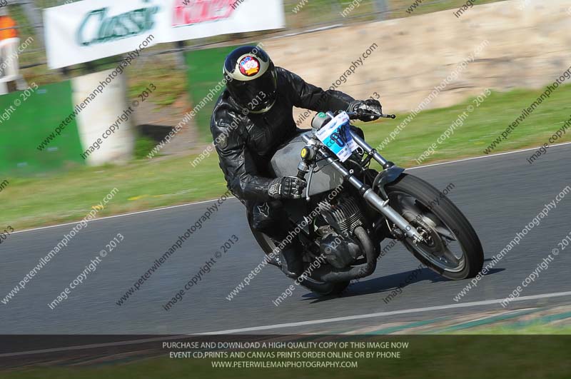 Vintage motorcycle club;eventdigitalimages;mallory park;mallory park trackday photographs;no limits trackdays;peter wileman photography;trackday digital images;trackday photos;vmcc festival 1000 bikes photographs