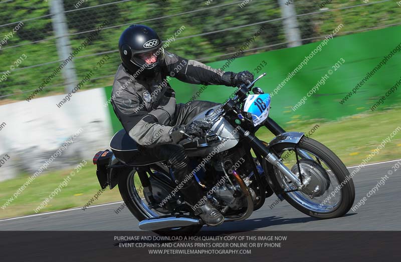 Vintage motorcycle club;eventdigitalimages;mallory park;mallory park trackday photographs;no limits trackdays;peter wileman photography;trackday digital images;trackday photos;vmcc festival 1000 bikes photographs