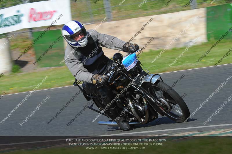 Vintage motorcycle club;eventdigitalimages;mallory park;mallory park trackday photographs;no limits trackdays;peter wileman photography;trackday digital images;trackday photos;vmcc festival 1000 bikes photographs