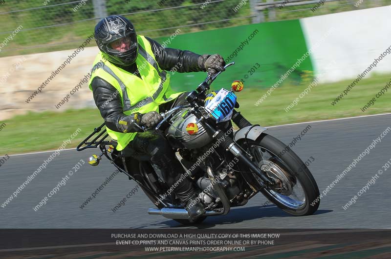 Vintage motorcycle club;eventdigitalimages;mallory park;mallory park trackday photographs;no limits trackdays;peter wileman photography;trackday digital images;trackday photos;vmcc festival 1000 bikes photographs