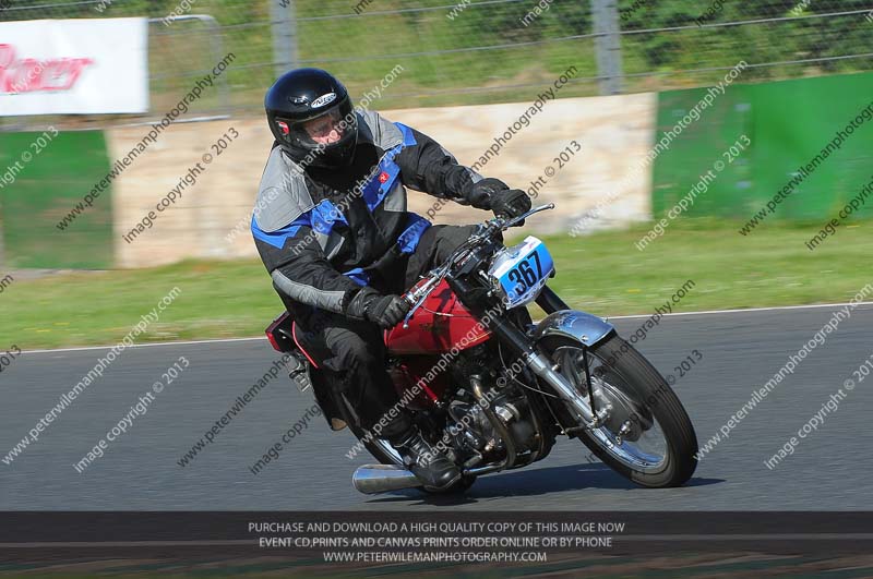 Vintage motorcycle club;eventdigitalimages;mallory park;mallory park trackday photographs;no limits trackdays;peter wileman photography;trackday digital images;trackday photos;vmcc festival 1000 bikes photographs