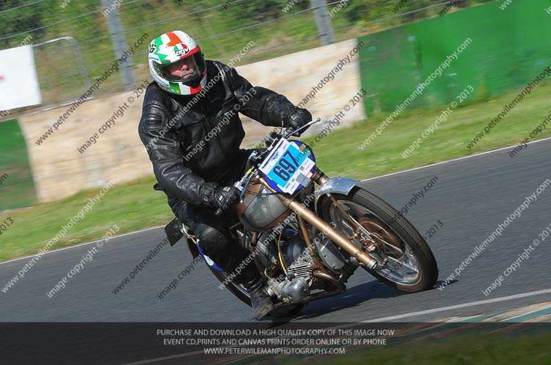 Vintage motorcycle club;eventdigitalimages;mallory park;mallory park trackday photographs;no limits trackdays;peter wileman photography;trackday digital images;trackday photos;vmcc festival 1000 bikes photographs