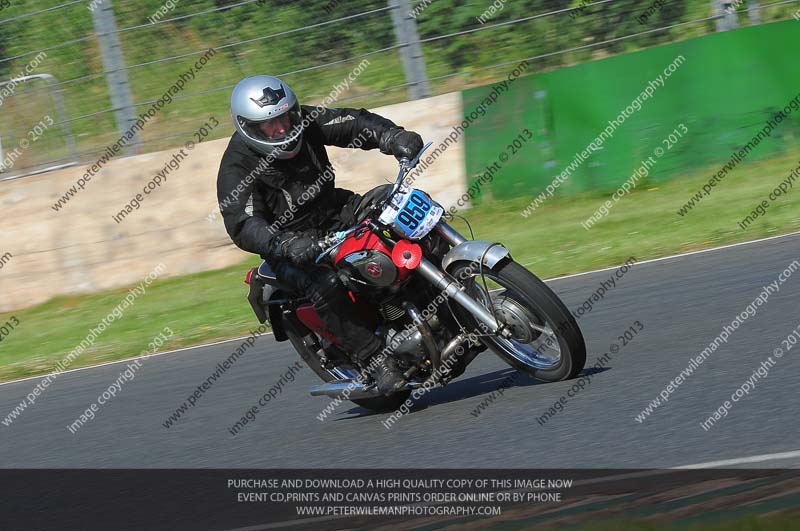 Vintage motorcycle club;eventdigitalimages;mallory park;mallory park trackday photographs;no limits trackdays;peter wileman photography;trackday digital images;trackday photos;vmcc festival 1000 bikes photographs