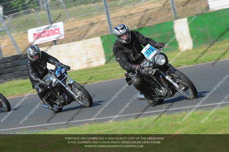 Vintage motorcycle club;eventdigitalimages;mallory park;mallory park trackday photographs;no limits trackdays;peter wileman photography;trackday digital images;trackday photos;vmcc festival 1000 bikes photographs