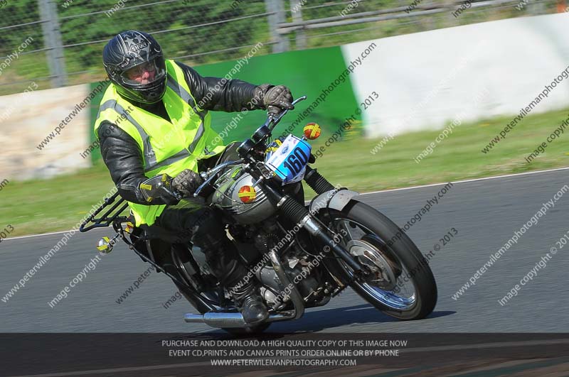 Vintage motorcycle club;eventdigitalimages;mallory park;mallory park trackday photographs;no limits trackdays;peter wileman photography;trackday digital images;trackday photos;vmcc festival 1000 bikes photographs